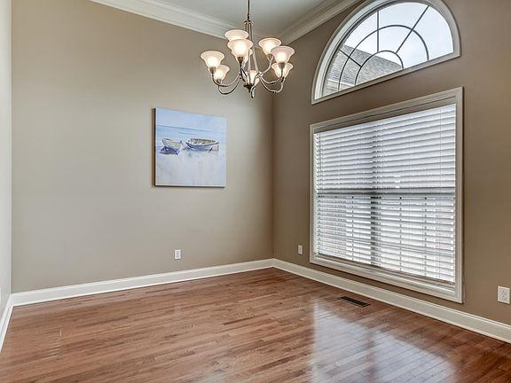 4th image of 105 Cuvee Ct