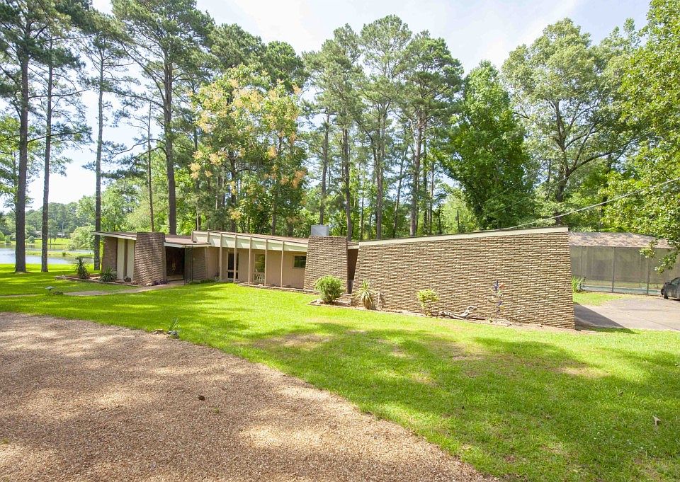 1st image of 3891 Lake Catherine Dr
