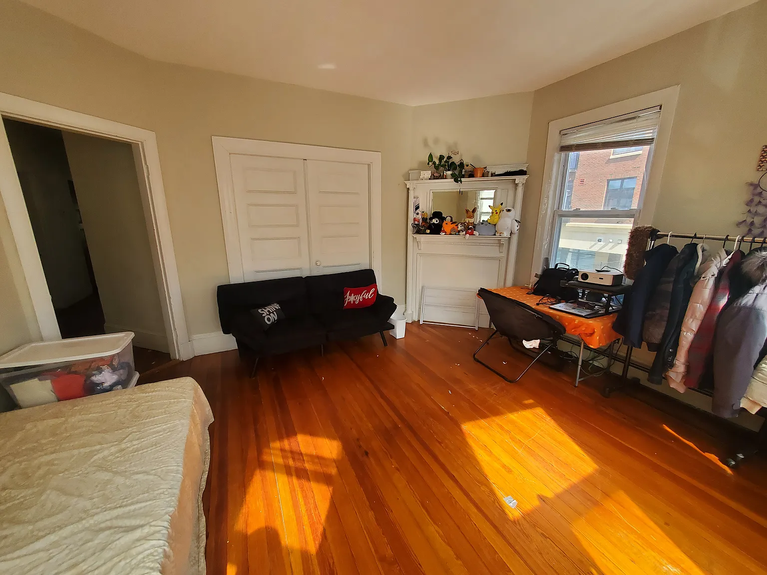 3 bed, 9999 sqft, $3,400 — Photo 3