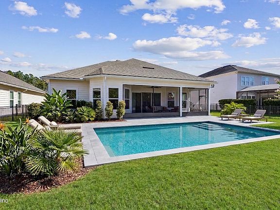 2nd image of 378 VILLAGE GRANDE Drive