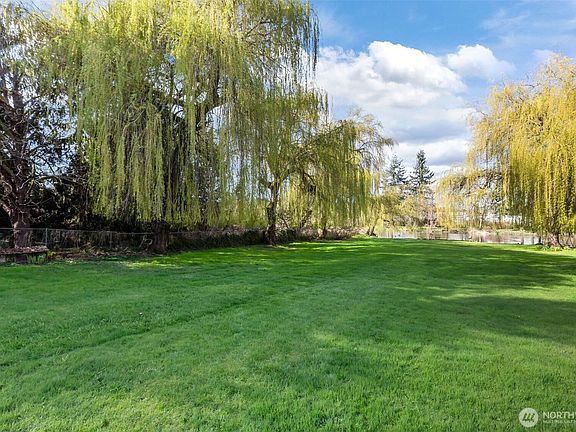 4th image of 17050 70th Avenue NE