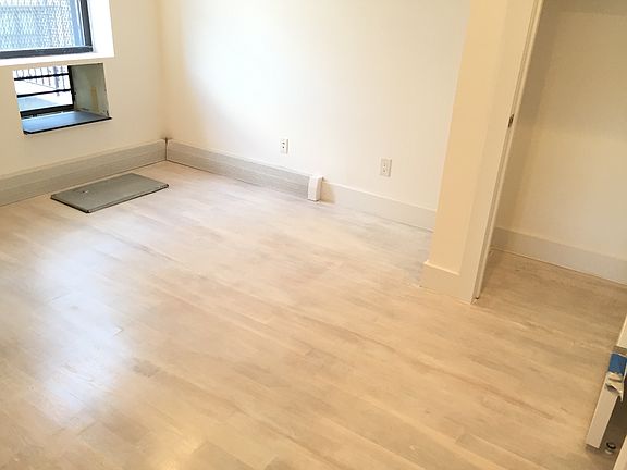 2nd image of 220 Kosciusko St APT 2A