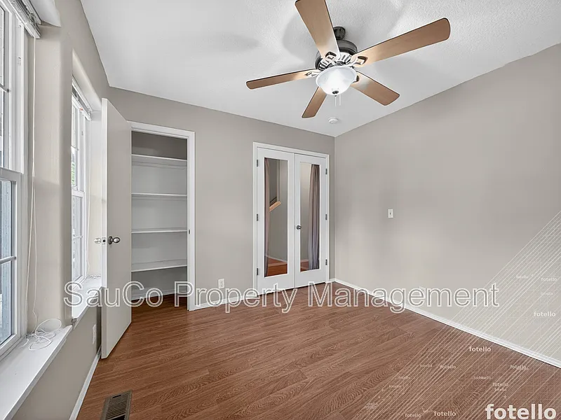 4 bed, 2.5 bath, 2150 sqft, $2,950 — Photo 4