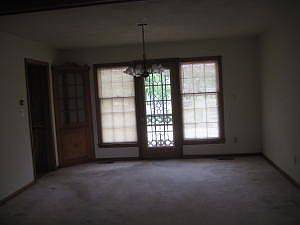 4th image of 21 E Thornhill Ln