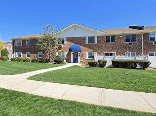 460 Old Town Road #13K, Port Jefferson Station, NY 11776