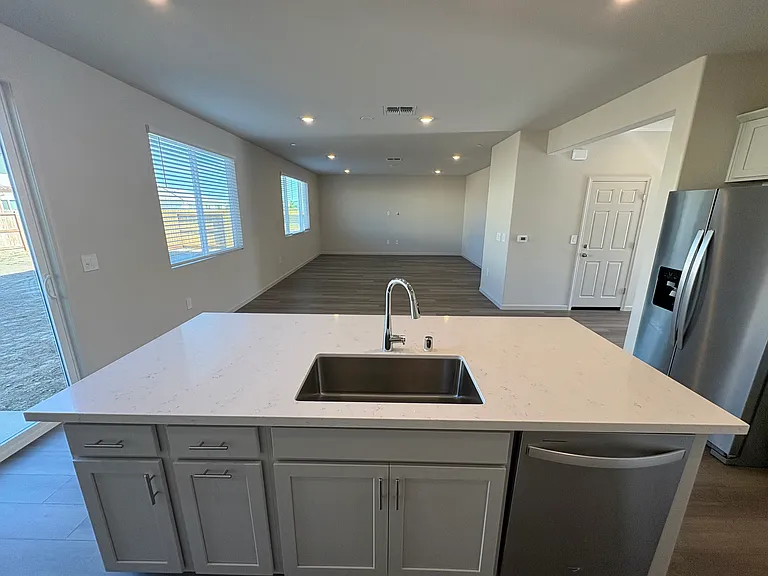 1729 Eagle River Ave — Photo 6