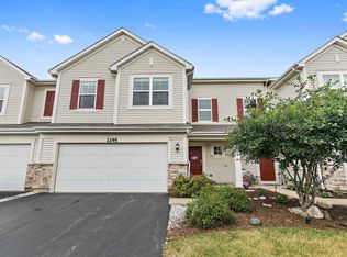 1295 Newport Cir, Pingree Grove, IL 60140