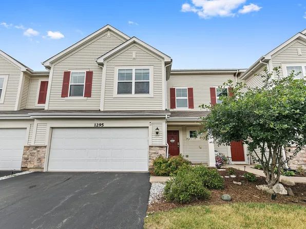1295 Newport Cir, Pingree Grove, IL 60140