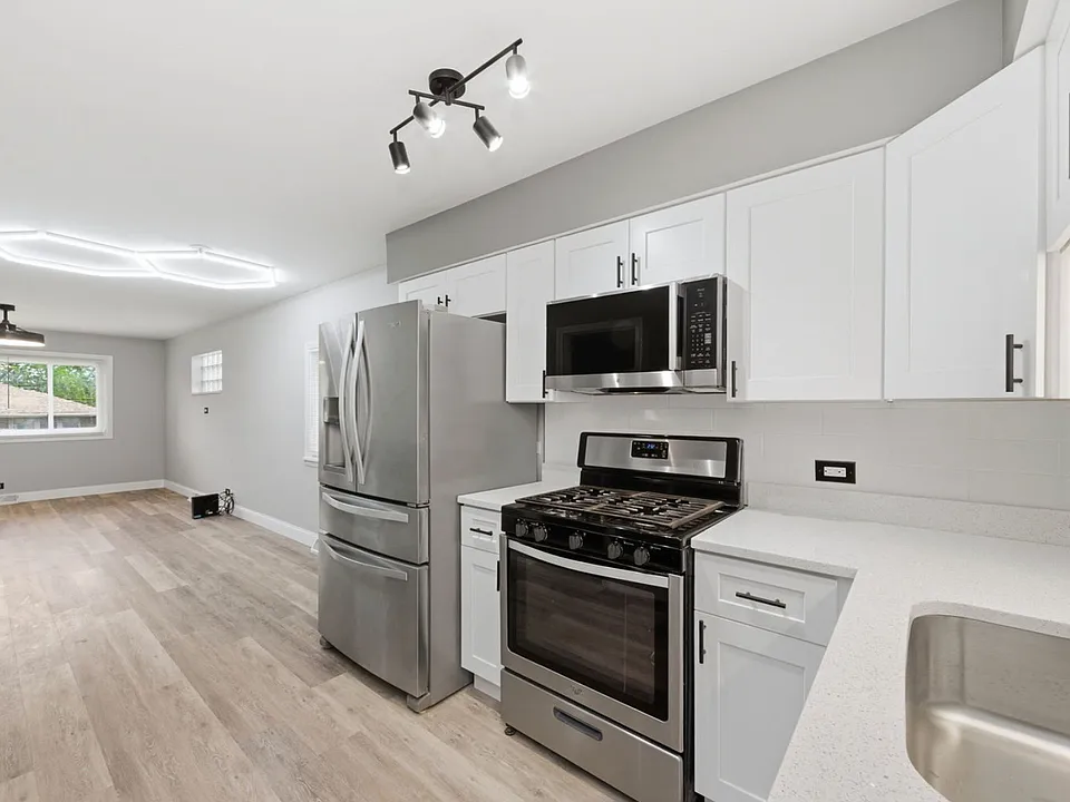 14840 Hoyne Ave #1