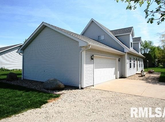 2nd image of 208 W 1st St
