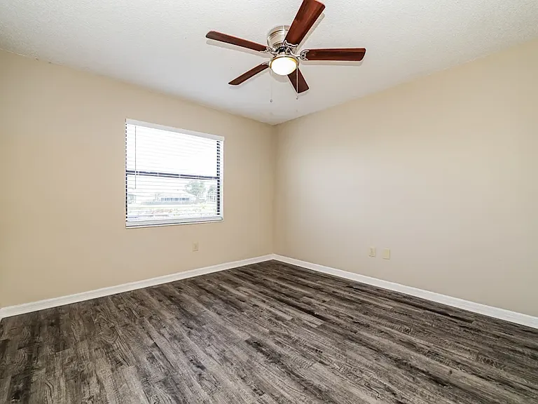 1510 Storington Ave — Photo 4