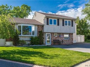 1366 Liberty Ave, Bellmore, NY 11710
