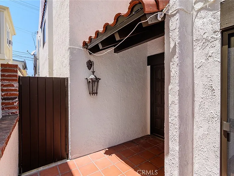 313 Diamond Ave — Photo 4