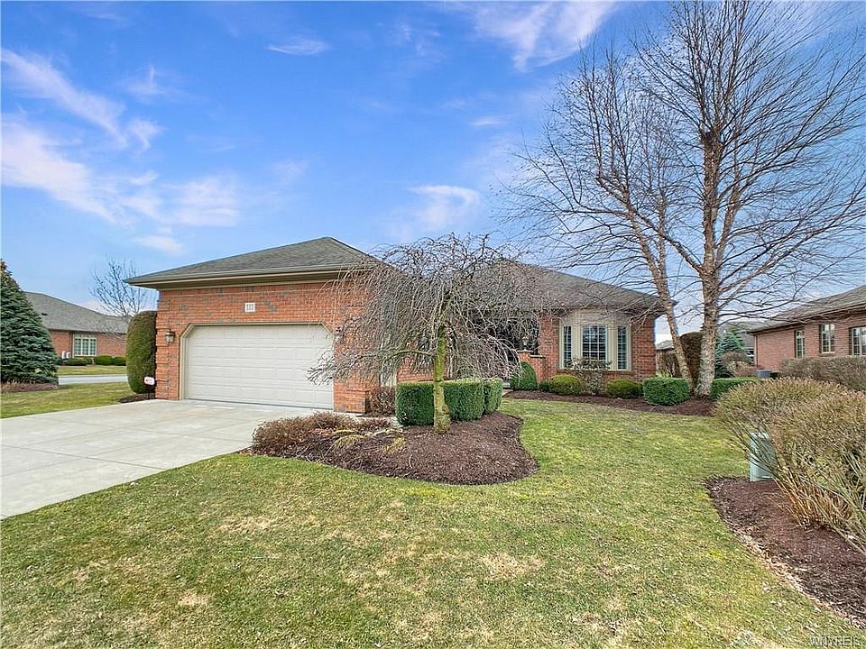 1st image of 113 Hampton Hill Dr