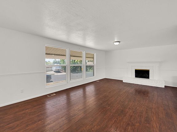 4th image of 1453 S Valhalla Dr E