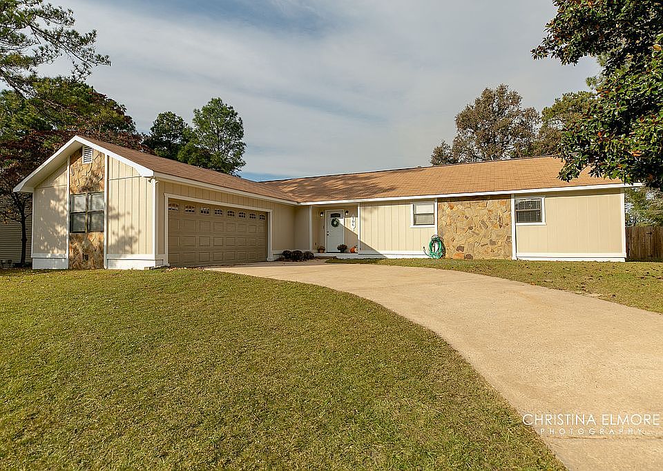 1st image of 106 Barecky Dr