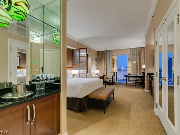 135 Harmon Ave Unit 1817, Las Vegas, NV 89109