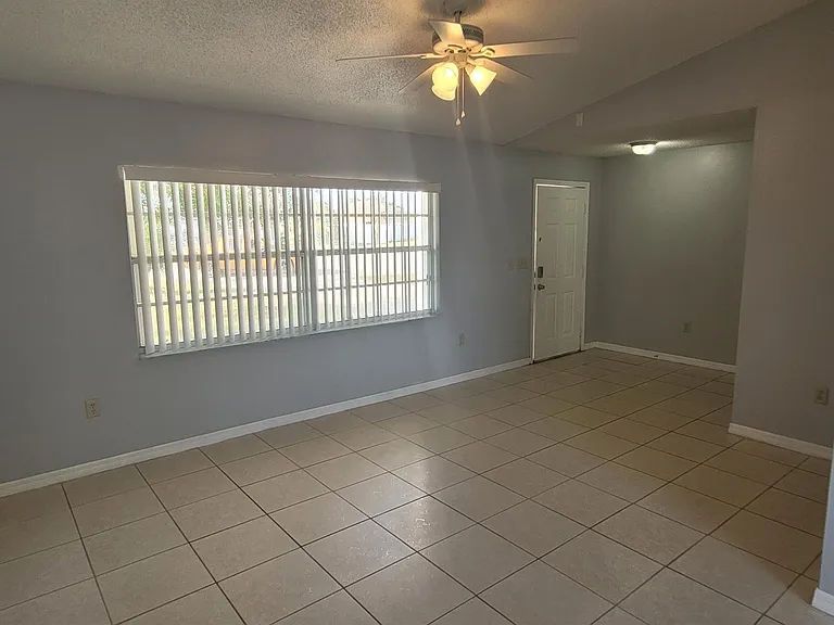 324 Clearwater Ln — Photo 11