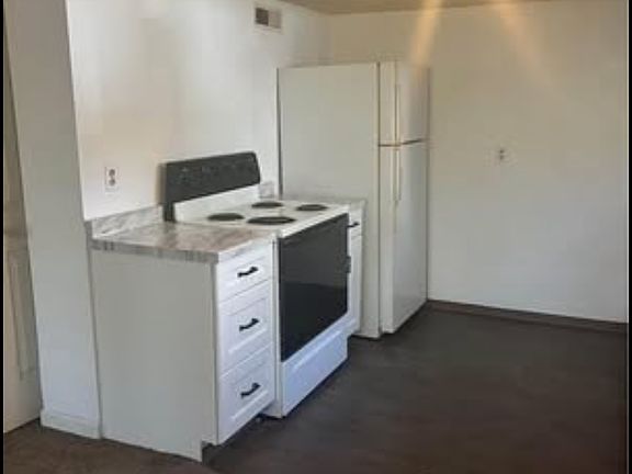 3rd image of 402 Silcott St #B