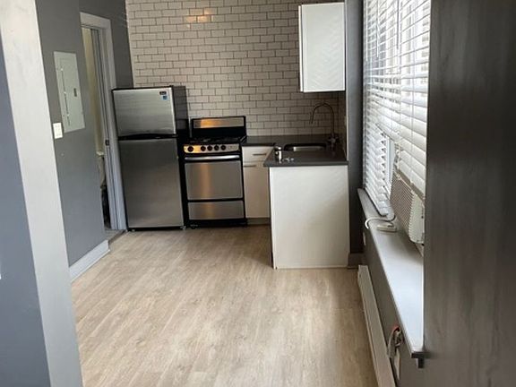 5th image of 944 W Montrose Ave APT 309