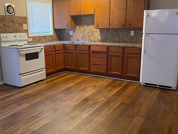 3rd image of 118 Crescent Dr APT C
