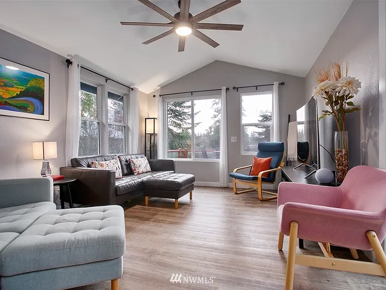2809 Alderwood Ave — Photo 8