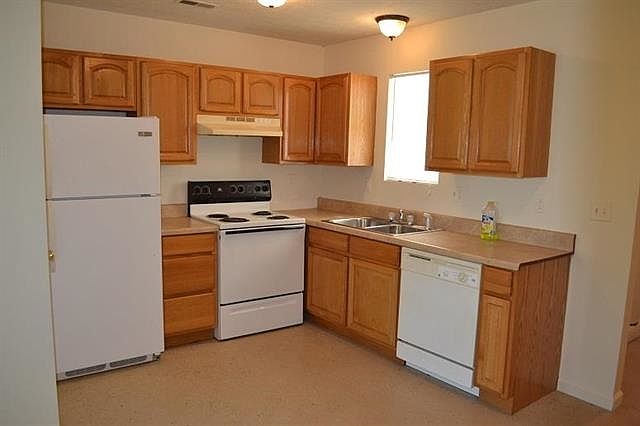 2nd image of 300 Edwards Johnson Ln