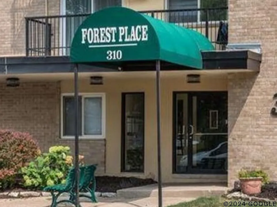 310 Lathrop Ave #203