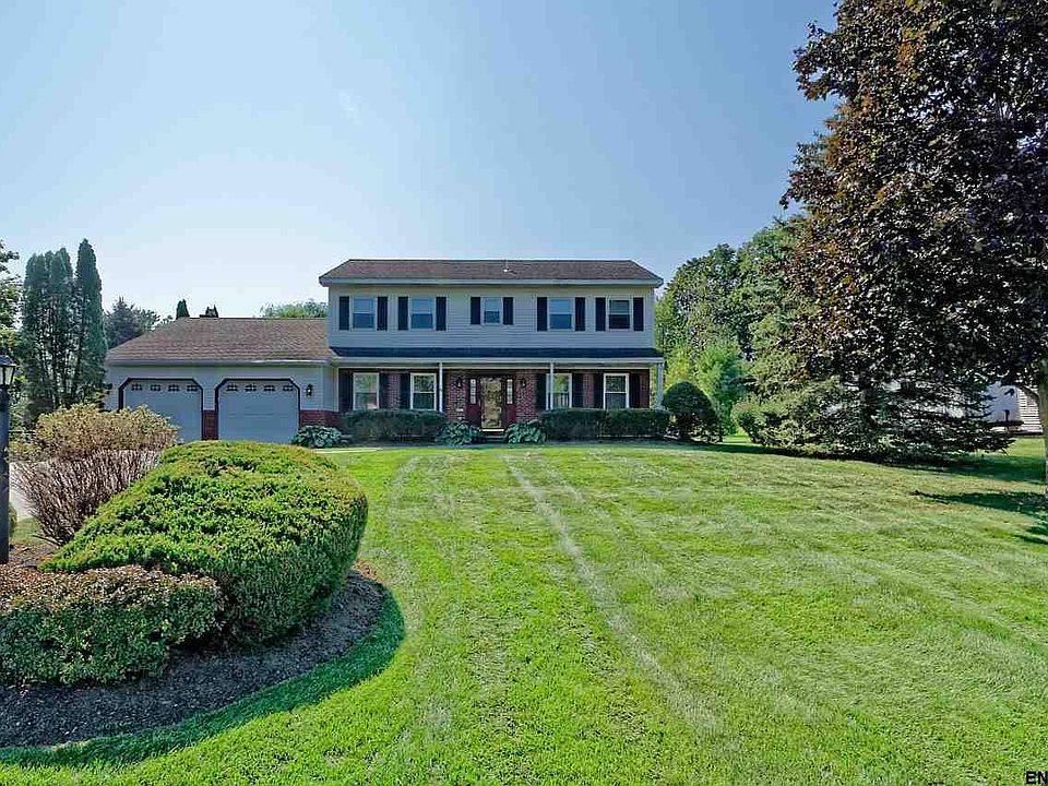 1st image of 4 Gleneagles Blvd