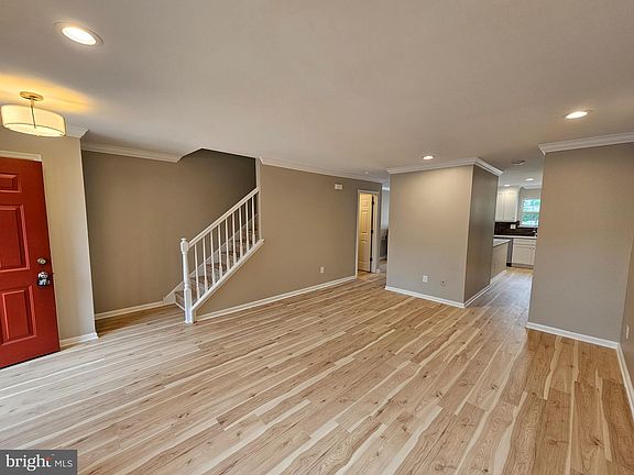 5th image of 750 E Marshall St APT 611