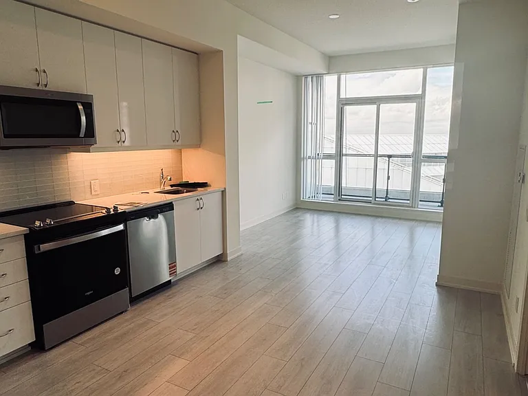 4955 Yonge St #Penthouse 215 — Photo 3