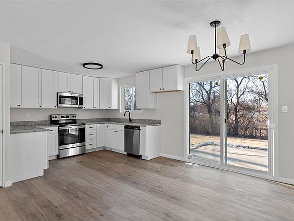 5th image of 10427 Viscount Dr