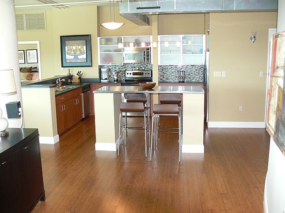3rd image of 10 N Summerlin Ave Unit 37