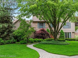 24267 Bramblewood Dr, Novi, MI 48374