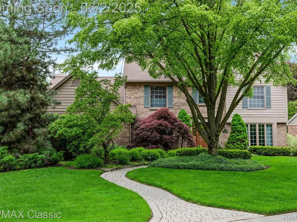 24267 Bramblewood Dr, Novi, MI 48374