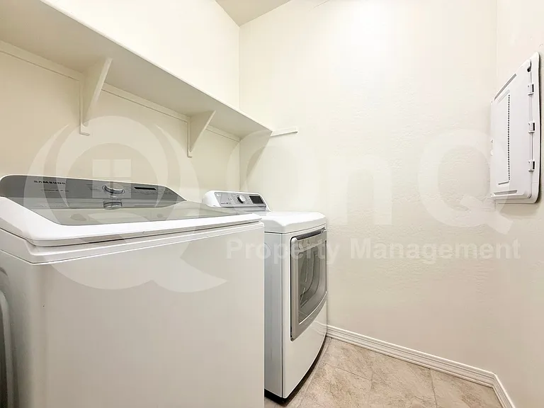 5734 W Getty Dr — Photo 3