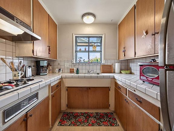 5th image of 3638 S B St