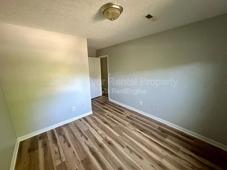 105 Daniel St #B — Photo 13