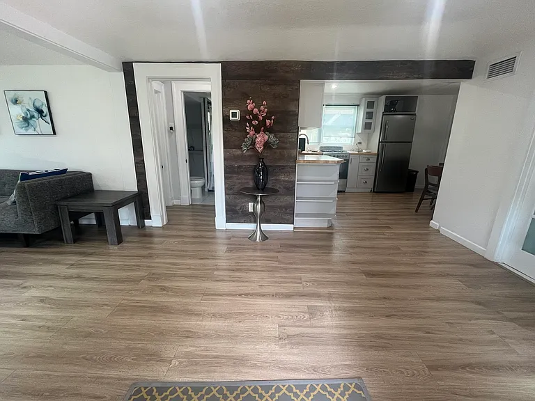 728 Talladega St — Photo 2