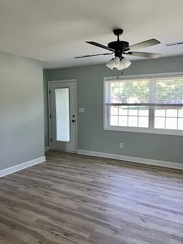 517 Lakeview Dr — Photo 7