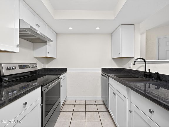 4th image of 1250 BAYSHORE Drive N