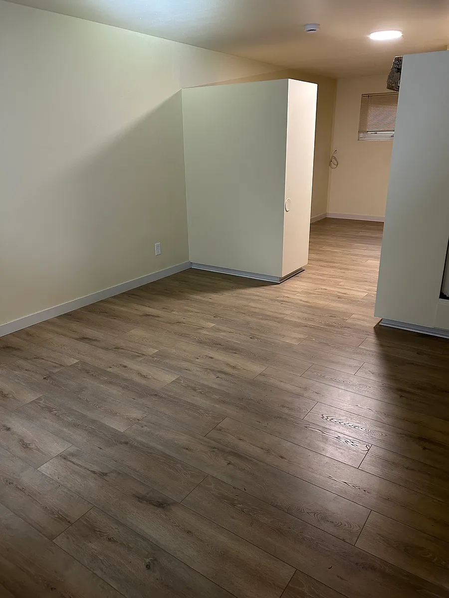 Building Photo - 936 Broadway E #11