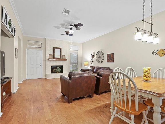 4th image of 5936 Royal Club Dr