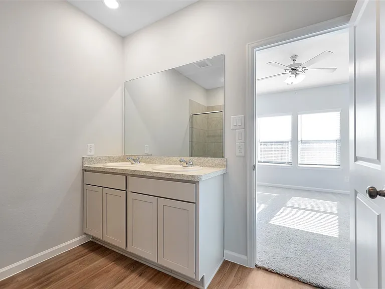 16632 Aurora St — Photo 15
