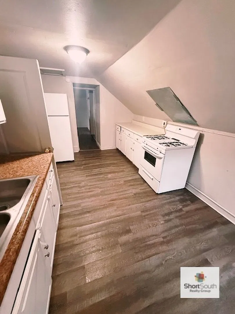 861 Washington Ave — Photo 1