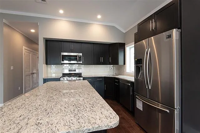 131 Arlington Ave #3 — Photo 9