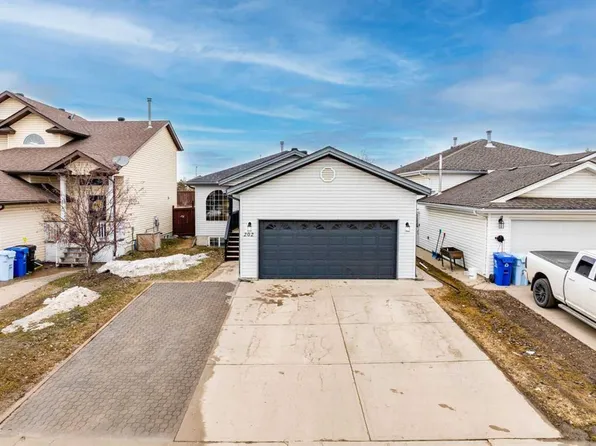 202 S Laffont Way, Wood Buffalo, AB T9K 2R3