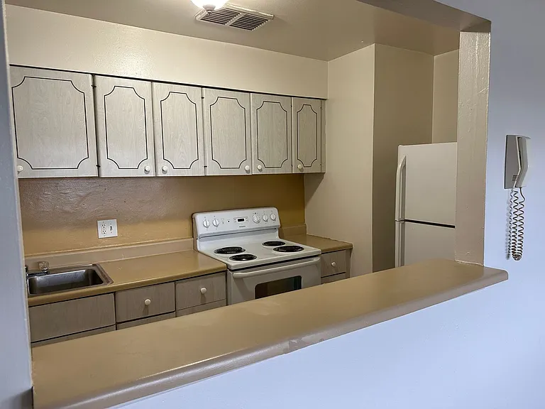 20 Southwoods Ave — Photo 3