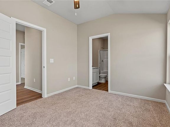 4th image of 426 Rock Creek Dr