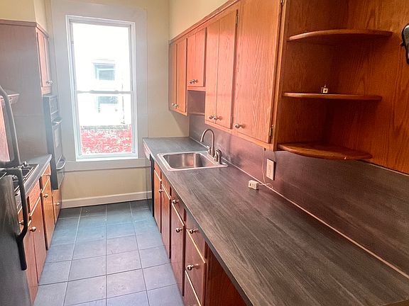 3rd image of 901 E 223rd St Floor 2